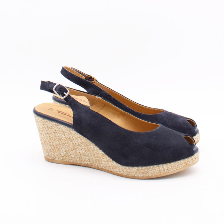 Босоножки на высокой платформе